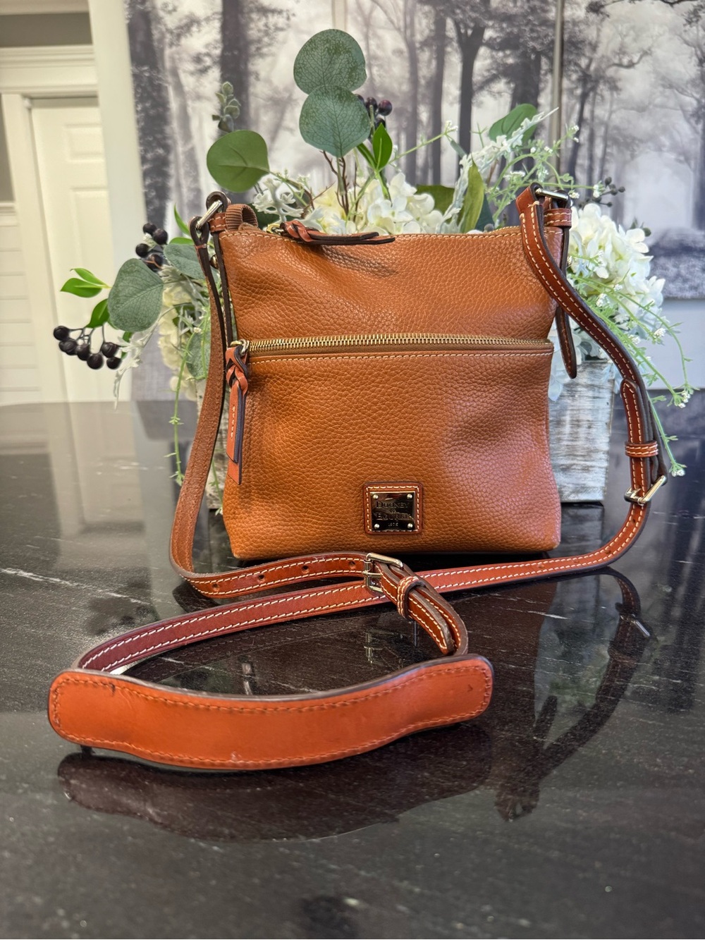 🧡Dooney & Bourke Pebble Grain Leather Crossbody Bag Caramel Cognac